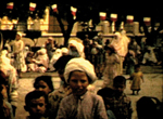 algeriens-et-drapeaux_tricolores-archives-film-cinememoire