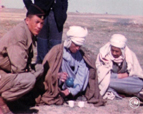Bédouin et militaire-Algérie 1960-image cinememoire
